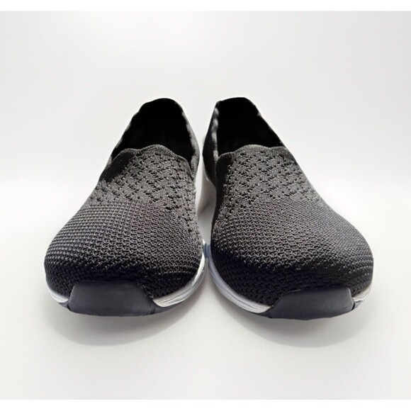 SKECHERS WOMEN’S Classic Fit  w/ air-cooled memory foam Size 7 Black Shoes - Picture 2 of 8